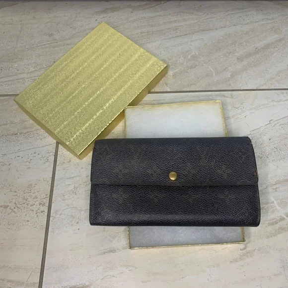 Louis Vuitton Monogram Brown Gold Wallet - Picture 3 of 6